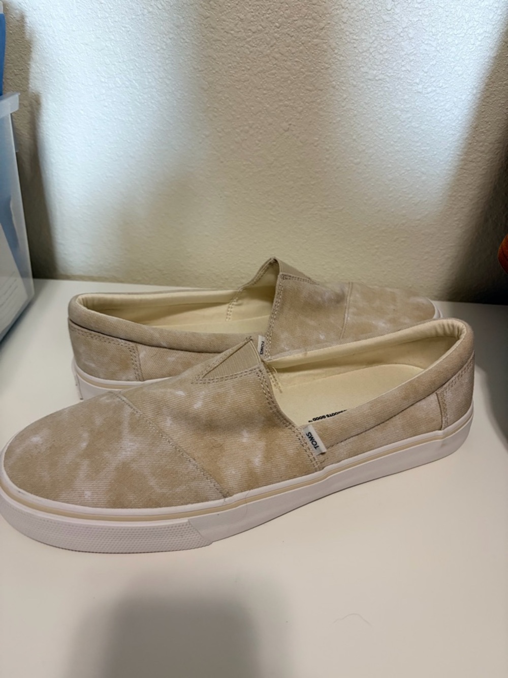 Toms Men’s Slip-On Loafers in Beige Tie-Dye
